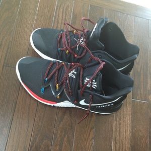 Kyrie 5 x friends
